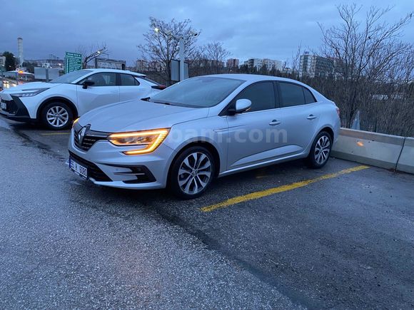 Sahibinden Renault Megane 1.3 TCe Icon 2024 Model 