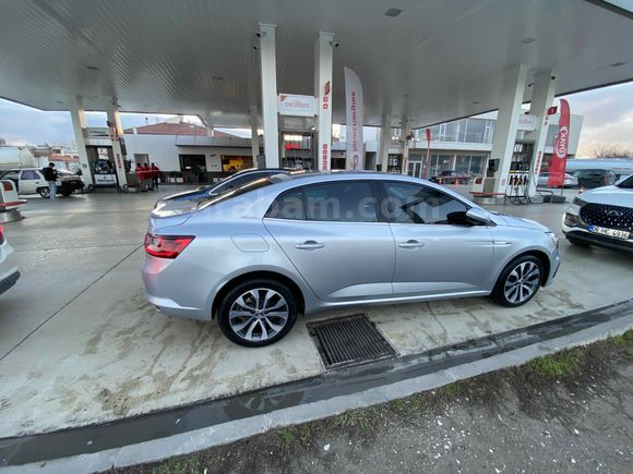 Sahibinden Renault Megane 1.3 TCe Icon 2024 Model 