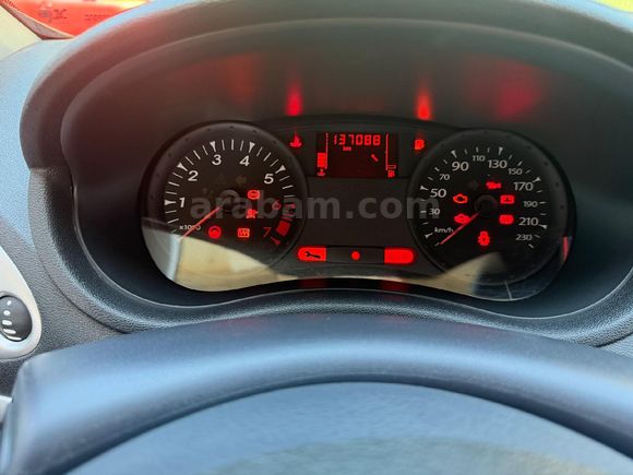 Değişensiz Sahibinden Renault Clio 1.2 Authentique 2011 Model