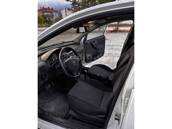 DÜŞÜK KM OTOMATİK CORSA
