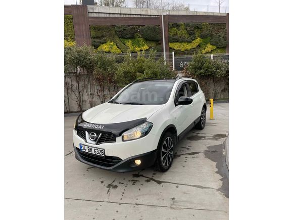 Acil Sahibinden OTOMATİK CAM TAVANLI Nissan Qashqai 1.6 Black Edition 2013 Model 