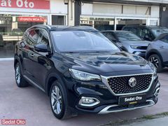 2024 MG HS 1.5T-GDI LUXURY 64.079KM SİYAH İÇİ SİYAH DERİ %20KDV