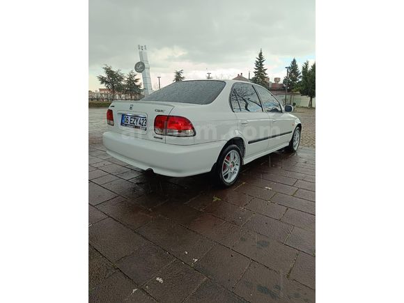 Memurdan Honda Civic 1.6 i ES 2000 Model