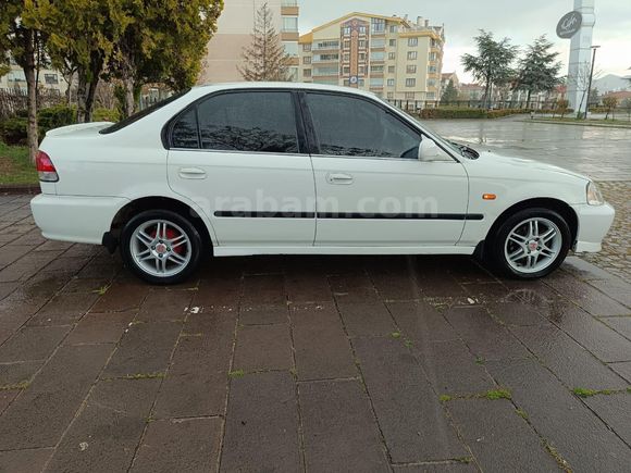 Memurdan Honda Civic 1.6 i ES 2000 Model