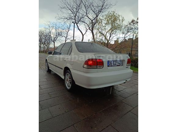 Memurdan Honda Civic 1.6 i ES 2000 Model