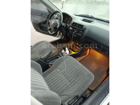Memurdan Honda Civic 1.6 i ES 2000 Model