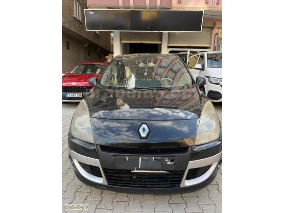 ORJİNAL KM MOTOR PERFONMANSI GÜZEL CAM TAVANLI