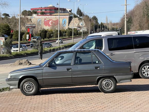 İlk Sahibinden Renault R 9 1.4 Broadway 1994 Model 