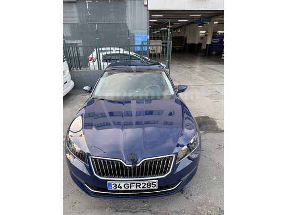 Sahibinden Skoda SuperB 1.4 TSI Style 2017 Model  160.000 km Mavi