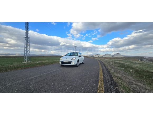 Sahibinden Renault Clio 1.2 Night & Day 2012 Model