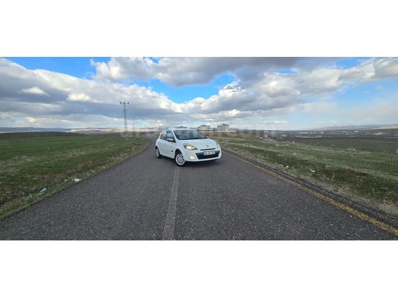 Sahibinden Renault Clio 1.2 Night & Day 2012 Model