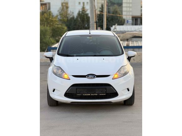 SAHİBİNDEN SATILIK HATASIZ 2012 ÇIKKŞLI FORD FIESTA