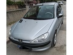 Peugeot 206 acil satlik araba ( pazarlik yapilir)
