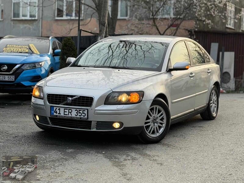 Galeriden Volvo S40 1.6 D 2005 Model İstanbul 260.000 km Gri