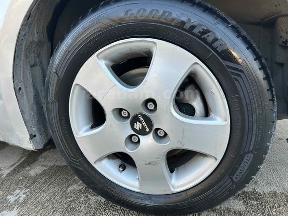 Sahibinden Suzuki Swift 1.3 MT 2006 Model 
