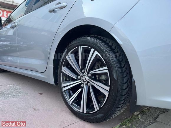 2022 COROLLA 1.5 FLAME X-PACK SUNROOF 96.000KM'DE %20KDV