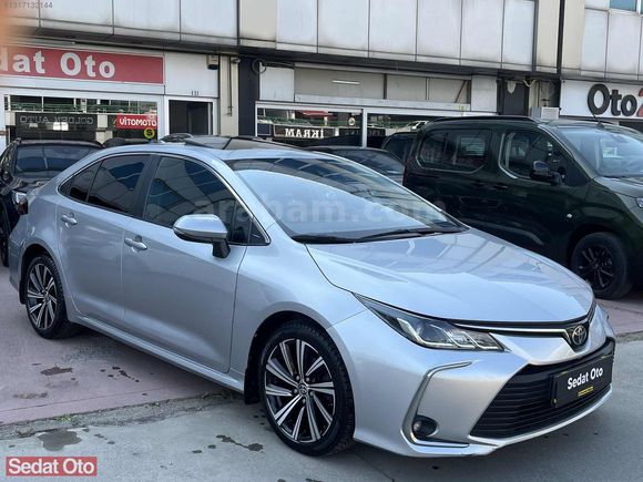 2022 COROLLA 1.5 FLAME X-PACK SUNROOF 96.000KM'DE %20KDV