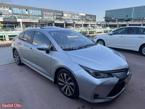 2022 COROLLA 1.5 FLAME X-PACK SUNROOF 96.000KM'DE %20KDV