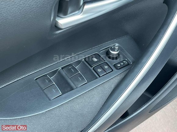 2022 COROLLA 1.5 FLAME X-PACK SUNROOF 96.000KM'DE %20KDV
