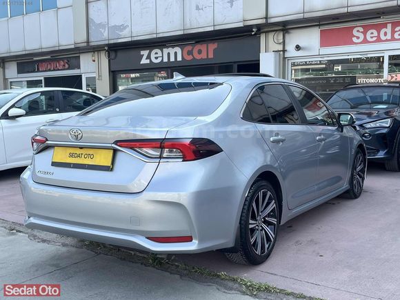 2022 COROLLA 1.5 FLAME X-PACK SUNROOF 96.000KM'DE %20KDV