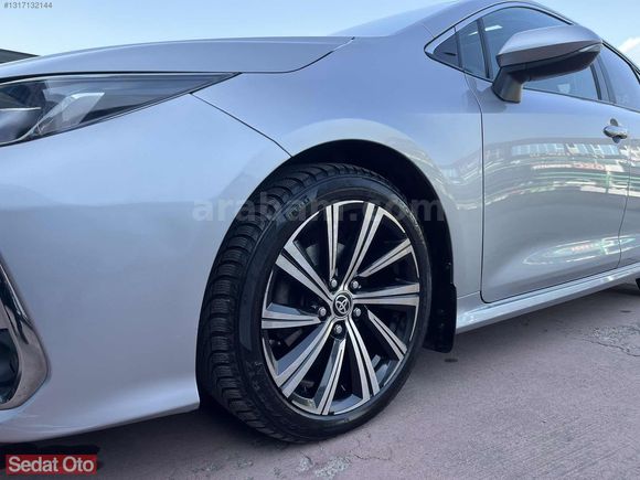 2022 COROLLA 1.5 FLAME X-PACK SUNROOF 96.000KM'DE %20KDV