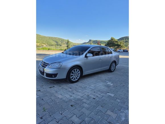 Sahibinden Volkswagen Jetta 1.6 Comfortline 2009 Model  236.000 km Gri (Gümüş)