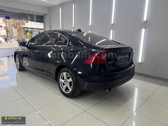 2015 MODEL Volvo S60 1.6 D D2 Premium Powershift - 115 HP