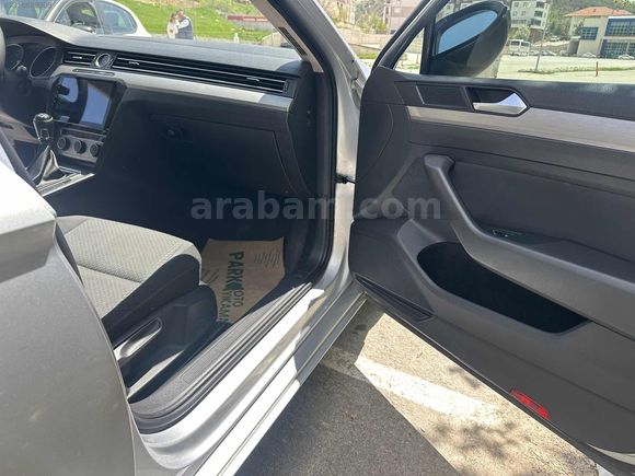 // ÜNLÜ // 2015 MODEL PASSAT 1.6 TDI MANUEL BAKIMLI