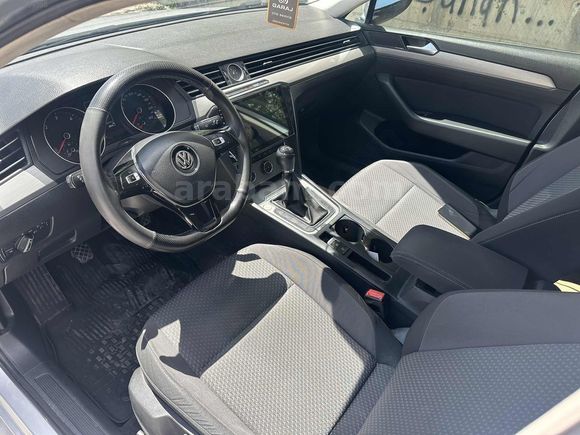 // ÜNLÜ // 2015 MODEL PASSAT 1.6 TDI MANUEL BAKIMLI