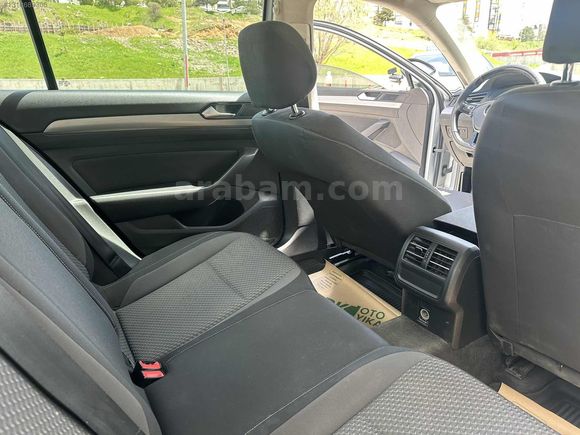 // ÜNLÜ // 2015 MODEL PASSAT 1.6 TDI MANUEL BAKIMLI