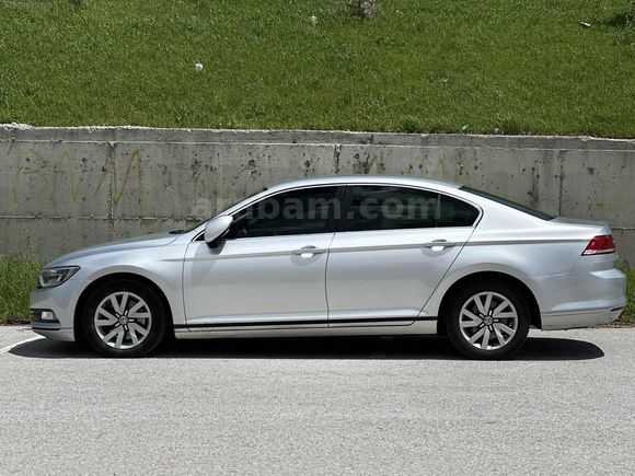 // ÜNLÜ // 2015 MODEL PASSAT 1.6 TDI MANUEL BAKIMLI