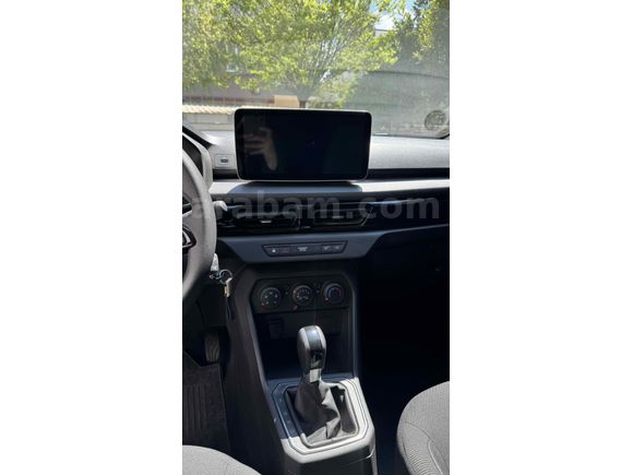 Renault Taliant 1.0 T Joy 2023 Model  
