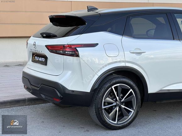 BOYASIZ 27 BİN KM'DE QASHQAİ 1.3 DIG-T HEAD-UP ISITMA CAM TAVAN