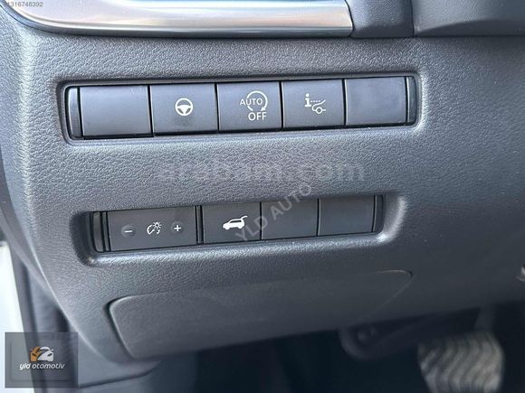 BOYASIZ 27 BİN KM'DE QASHQAİ 1.3 DIG-T HEAD-UP ISITMA CAM TAVAN