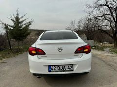 Sahibinden DEĞİŞENSİZ ORJİNAL sanruflu Opel Astra 1.4 T Sport 2016 Model  93bin km Beyaz