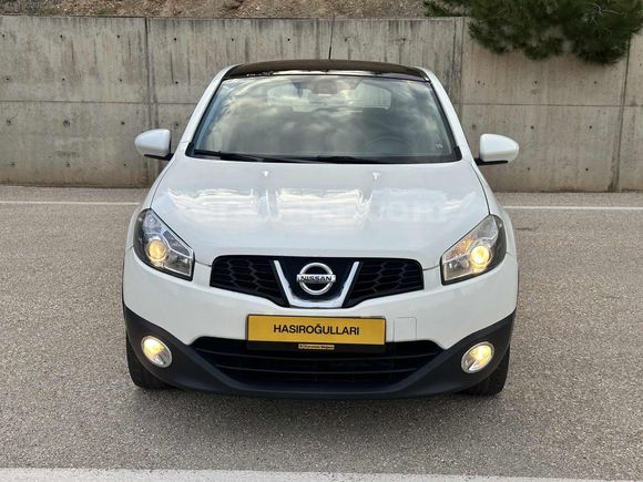 2012 / PANAROMİK CAM TAVAN / 117 HP / OTOMATİK / İLK ELDEN