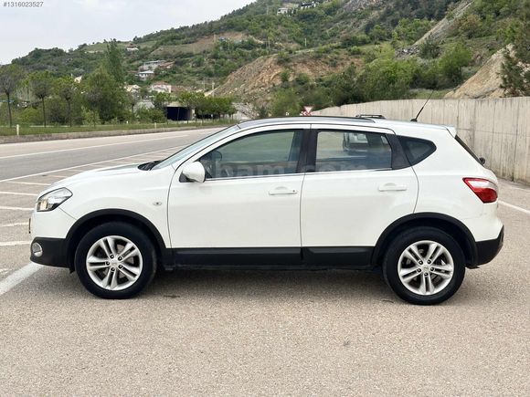 2012 / PANAROMİK CAM TAVAN / 117 HP / OTOMATİK / İLK ELDEN