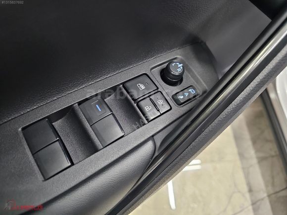 Galeriden Toyota Corolla Cross 1.8 Hybrid Passion 2025 Model Konya