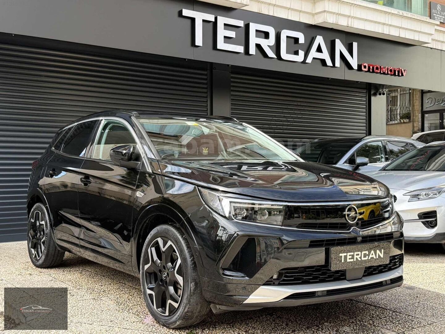 Galeriden Opel Grandland 1.5 D Ultimate 2023 Model İstanbul 68.500 km Siyah 2