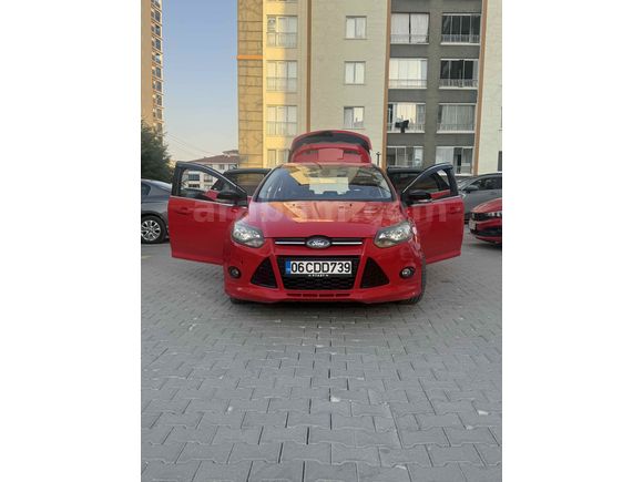 Acilllll Sahibinden Ford Focus 1.6 TDCi Style 2014  Kırmızı
