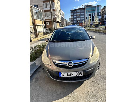 126.000  km TEMİZ AİLE ARACİ