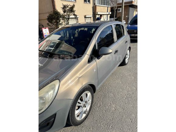 126.000  km TEMİZ AİLE ARACİ