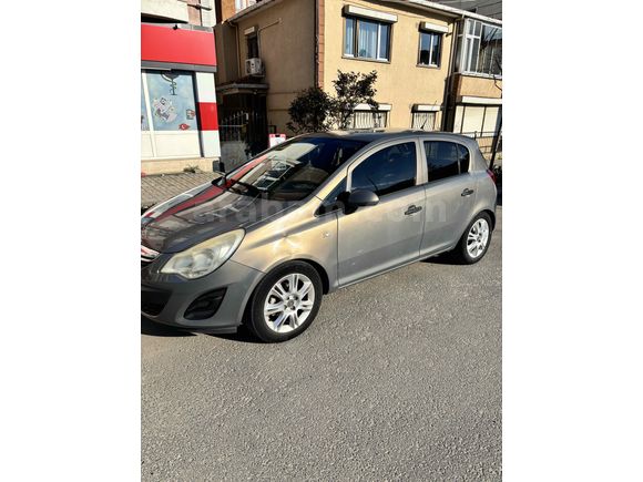 126.000  km TEMİZ AİLE ARACİ