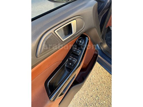 Sahibinden Ford Fiesta 1.4 Titanium 2013 Model  170.000 km Füme
