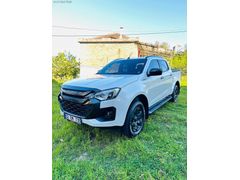 2025 MODEL NOKTA HATASIZ 5.500 KM ISUZU D-MAX 1.9 V-CROSS 4*4