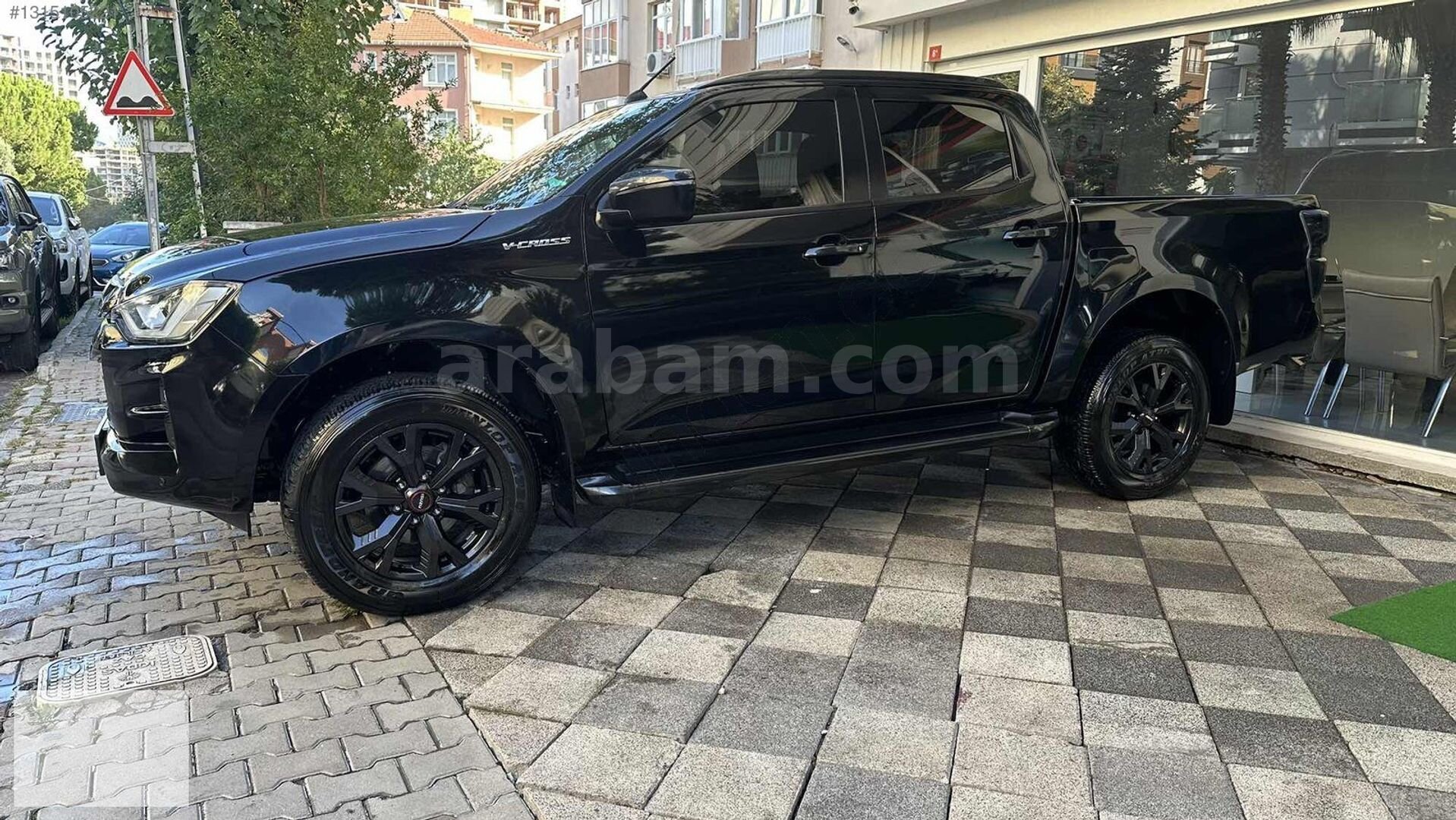 2024 BOYASIZ ISUZU D-MAX 1.9 D 4x4 V-Cross Otomatik %20 FATURA 2