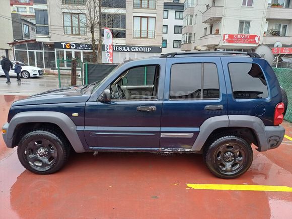 Sahibinden Jeep Liberty 3.7 2002 Model  250.000 km Mavi