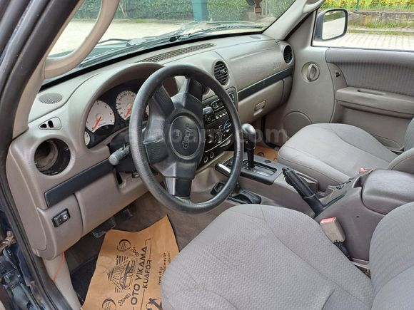Sahibinden Jeep Liberty 3.7 2002 Model  250.000 km Mavi
