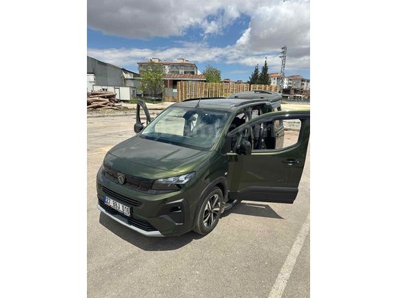      ACİL SATLIK Peugeot Rifter 1.5 BlueHDI GT 2025 Model 
  