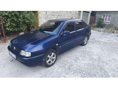 Sahibinden Volkswagen Polo 1.6 Comfortline Classic 2000 Model  242.000 km Lacivert